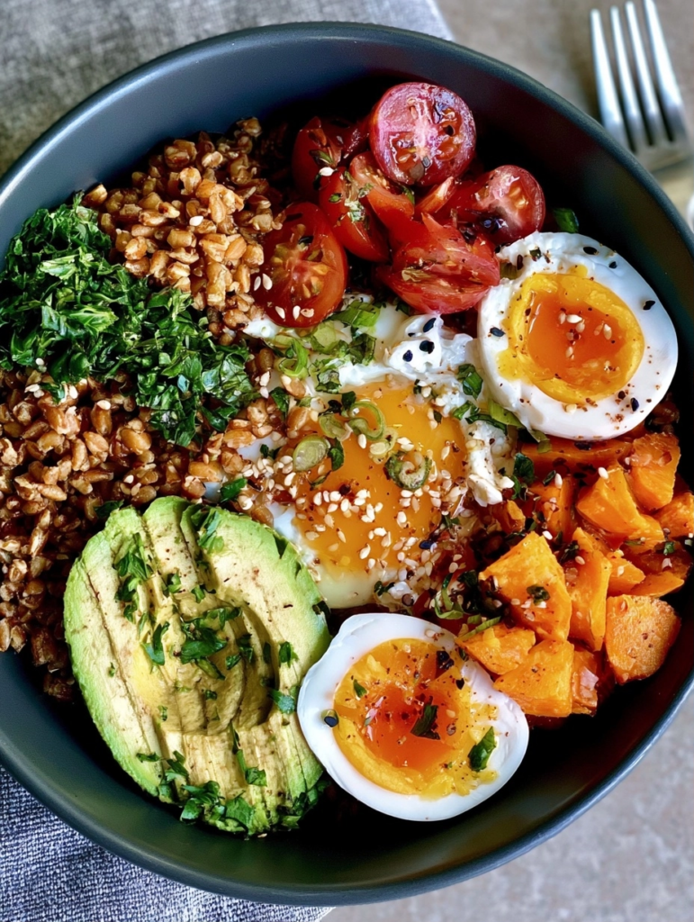 Avocado Farro Grain Bowl: A Hearty Nutrient-Packed Meal